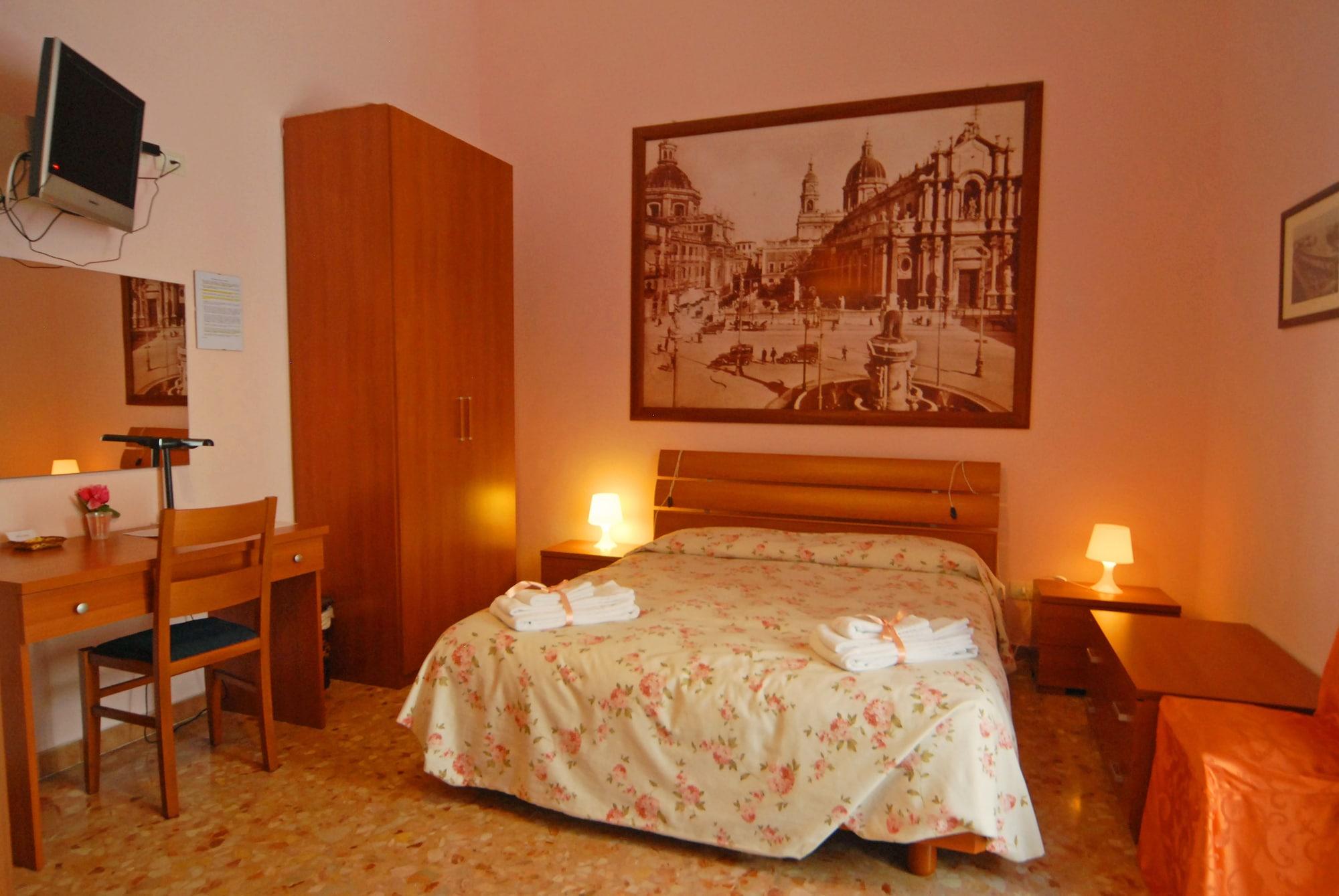 Picone Bed&Breakfast Catania Bagian luar foto