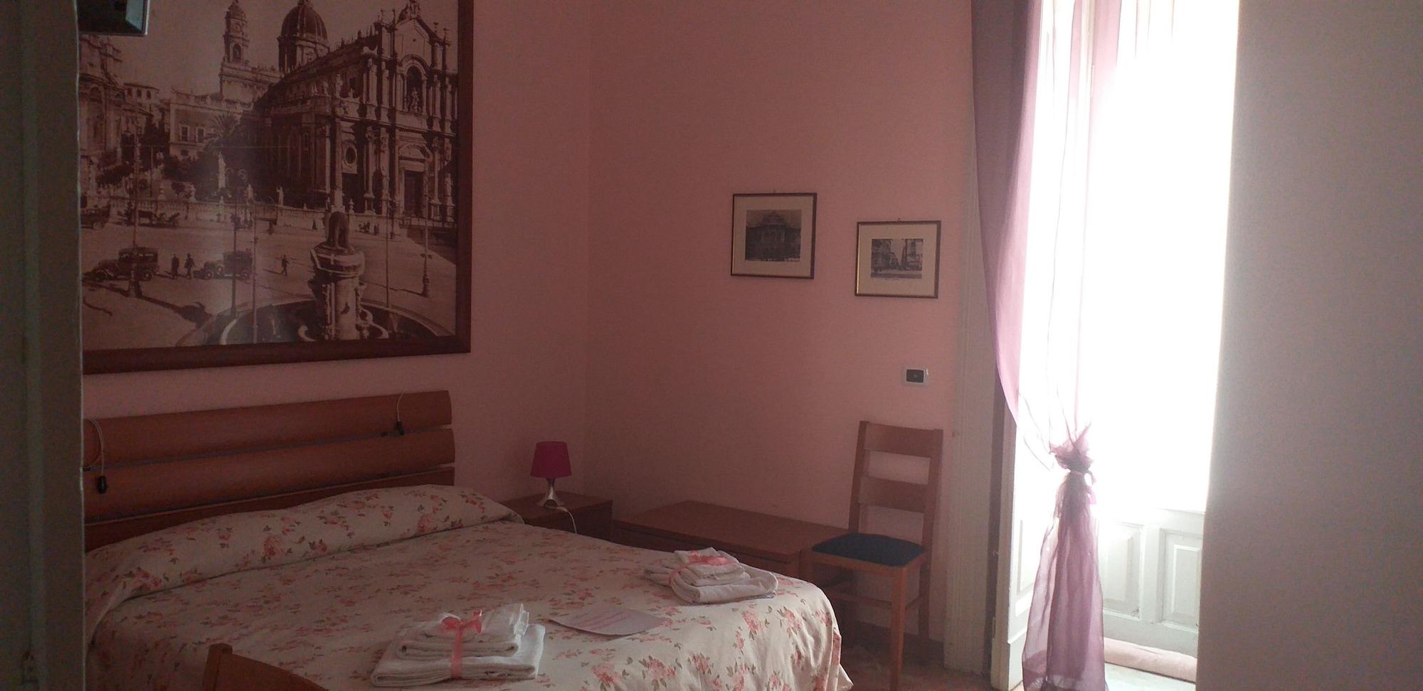 Picone Bed&Breakfast Catania Bagian luar foto